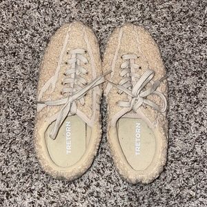 Cozy Tretorn Sneakers